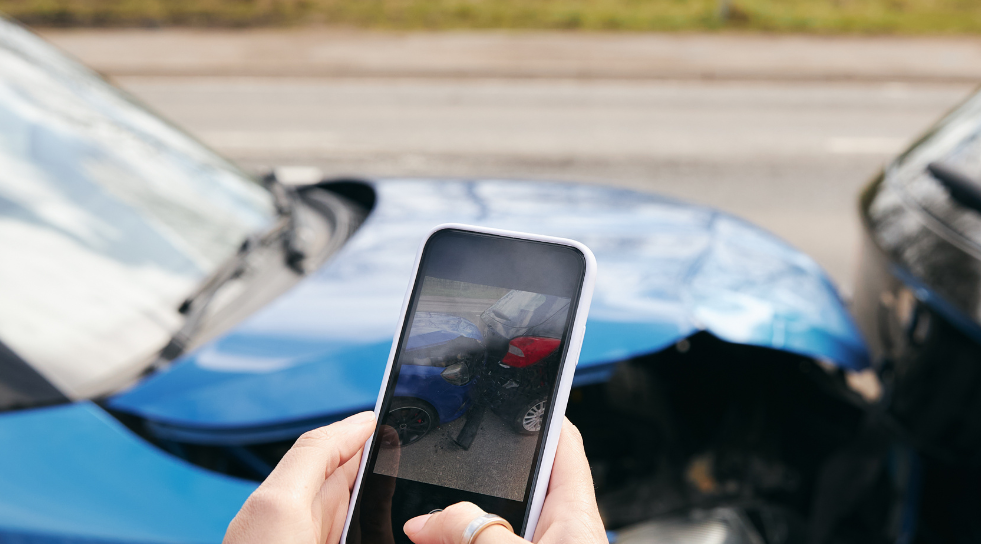 Toma Fotos De La Escena Del Accidente